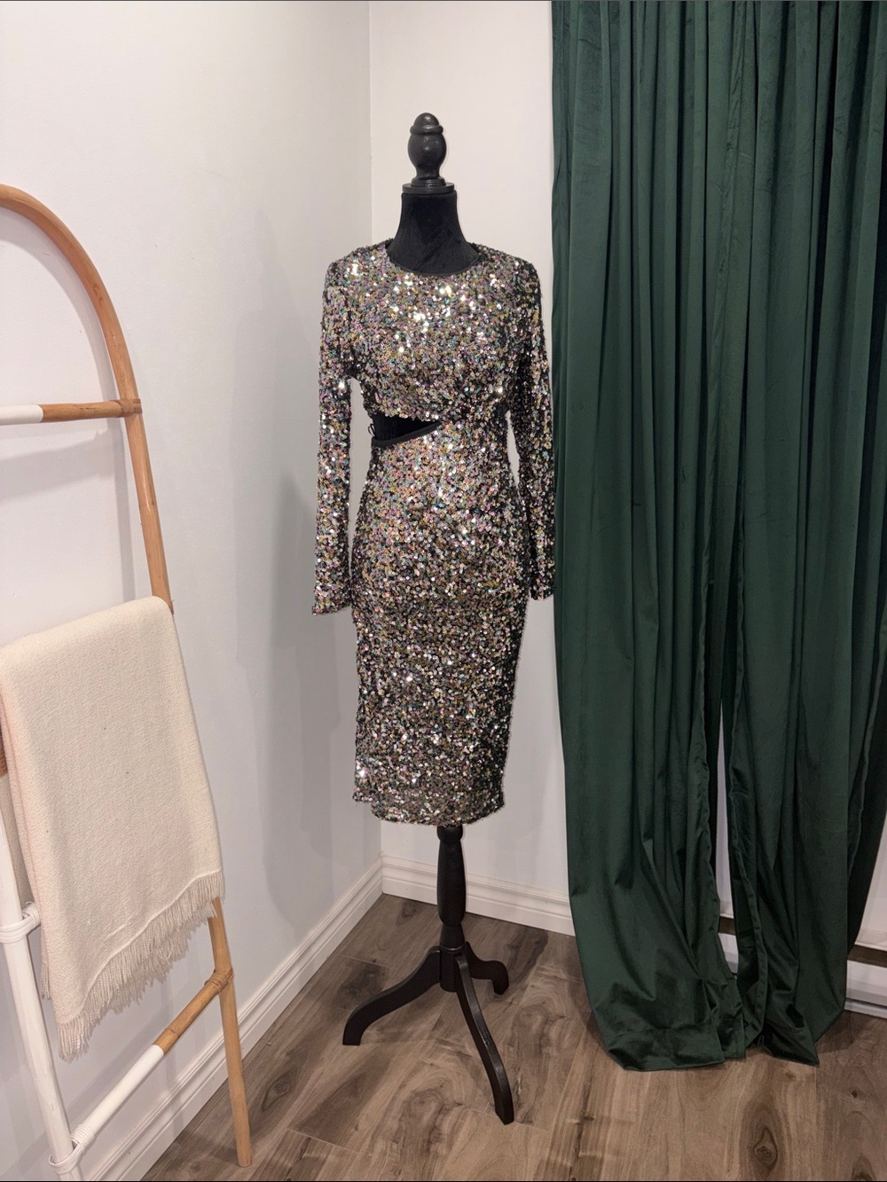 Astr Iridescent Sequin Long-Sleeve Cutout Midi Dress
